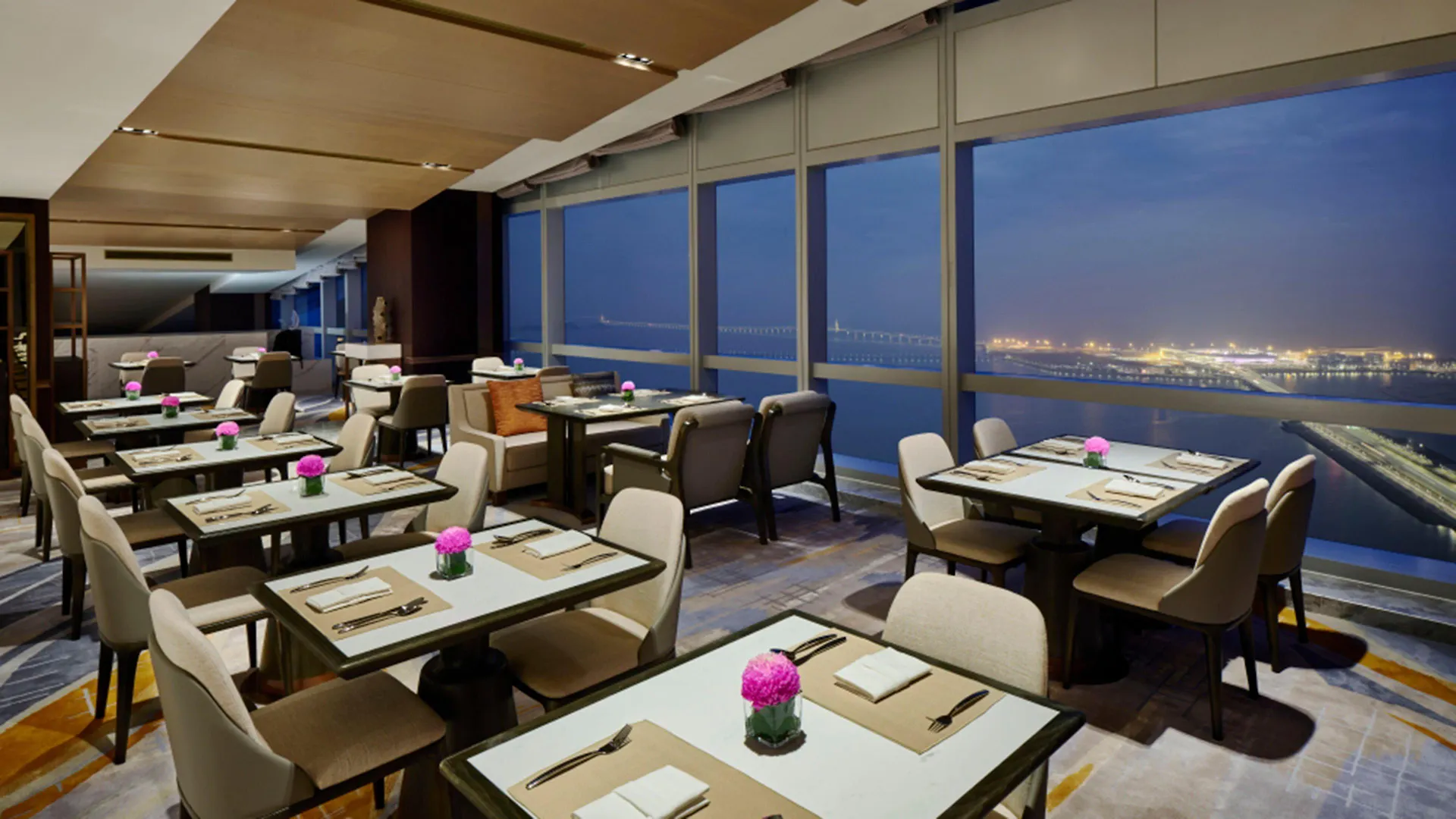 Intercontinental Zhuhai By Ihg 5*,  China