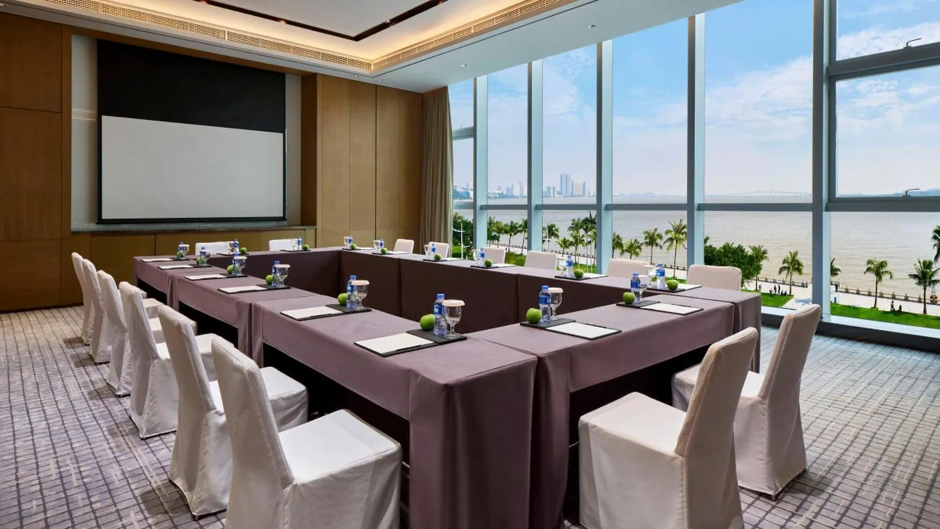 Intercontinental Zhuhai By Ihg 5*,  China